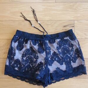 Lace shorts sz Lg (2-6)